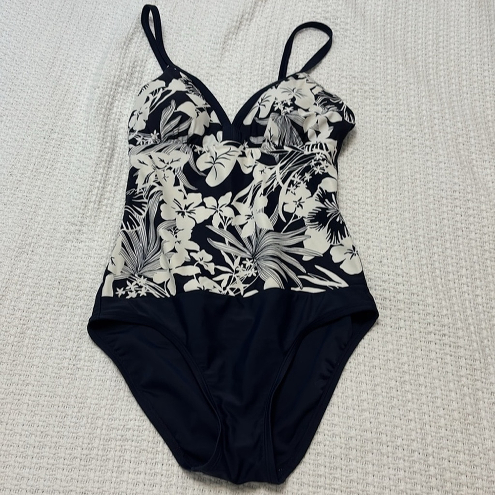 KRISTA floral Black & white one piece Bathing suit padded cups v-neck size 8 - Picture 5 of 12